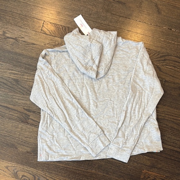 NWT- Gray Kids Hoodie with Rainbow Stripe by Vineyard Vines (size 16) - Picture 5 of 5